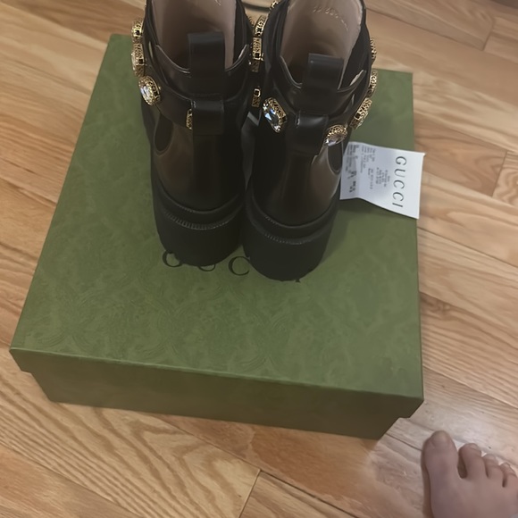Black boots,size 8.5, gucci - Picture 6 of 12